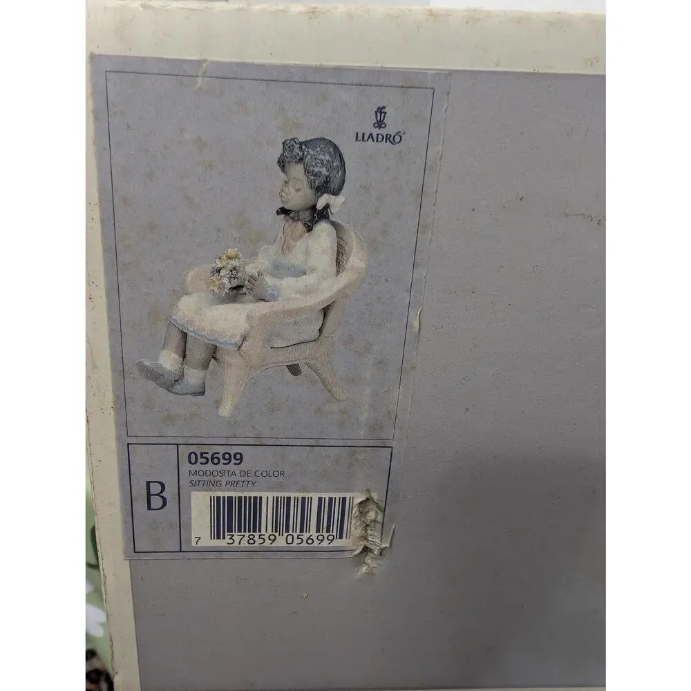Vintage Lladro Sitting Pretty Modosita De Color Figurine #5699 Spain Boxed